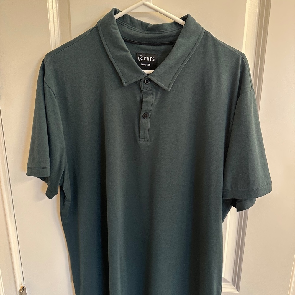 Cuts Clothing Curve Hem AO Polo, Size XXL, in Blue/Green (Bonsai)